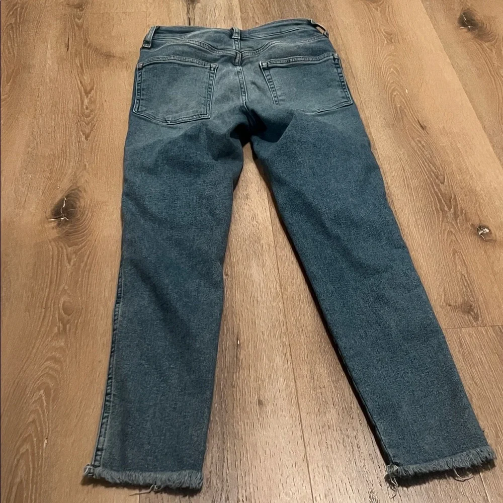 We The Free Size 28 Skinny Blue Jeans